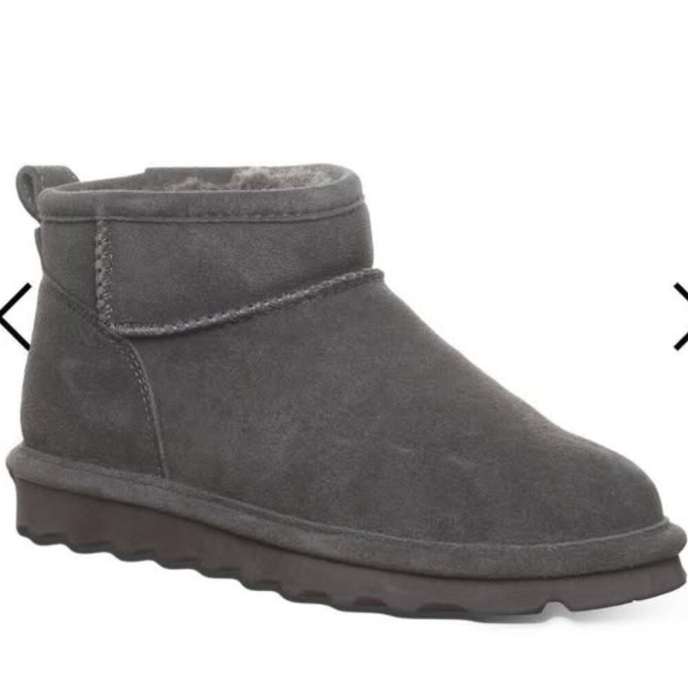 Like New Bearpaw Shorty, Size 8